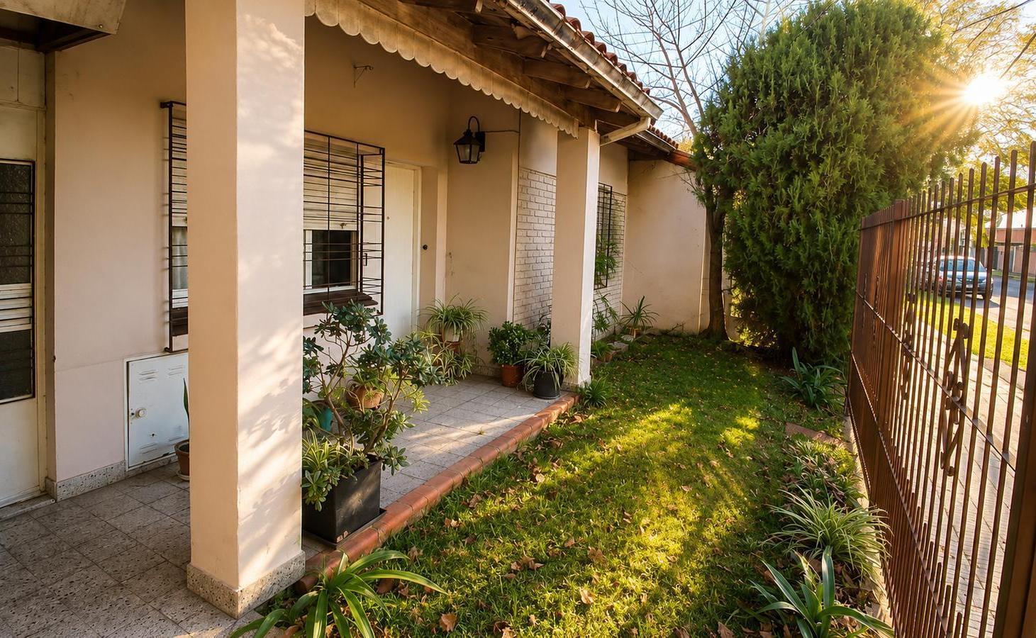 Venta | Casa 5 ambientes | Banfield