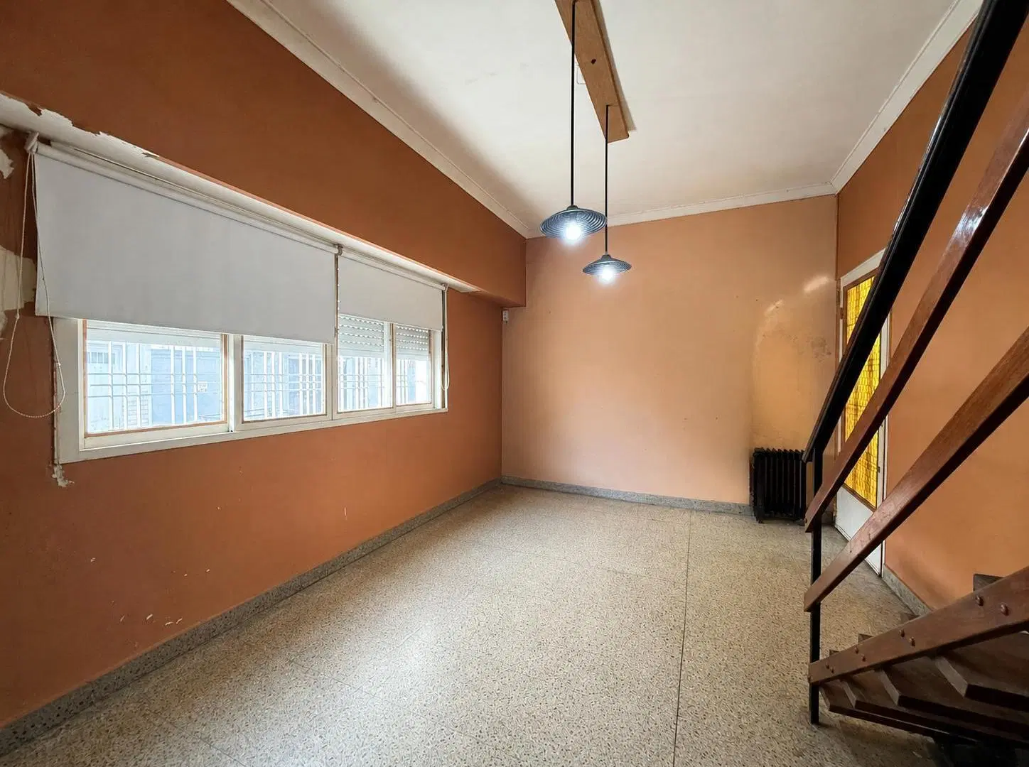 EN VENTA DUPLEX 3 AMBIENTES Y MEDIO CON COCHERA. 2