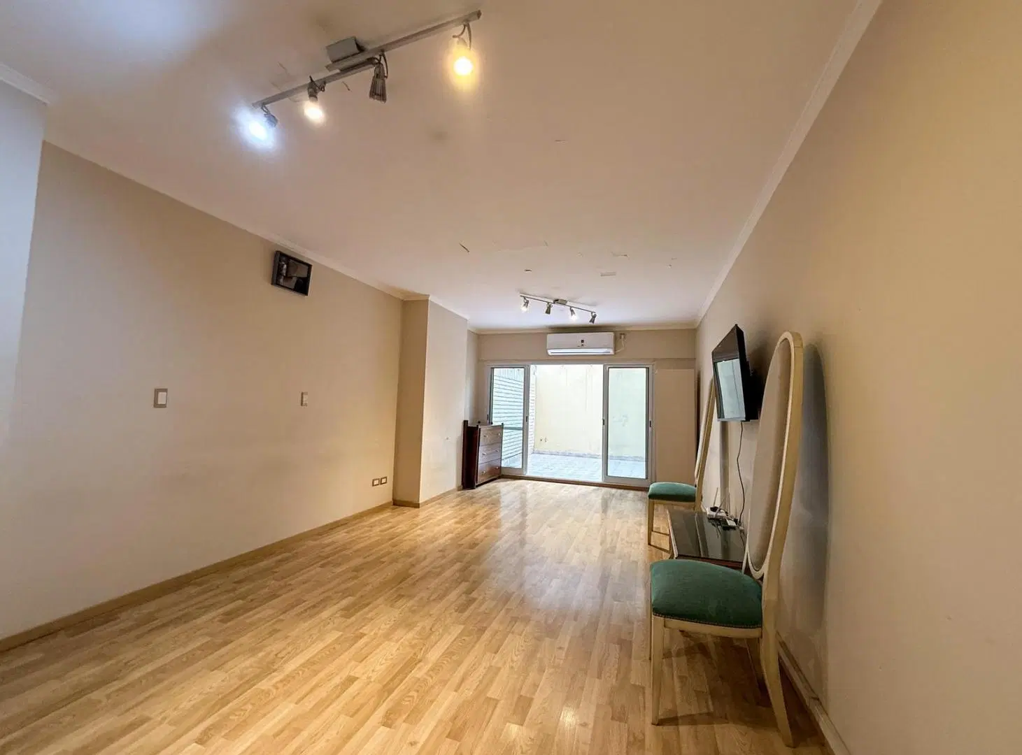 Venta de departamento en recoleta 2 ambientes con patio y baulera 4