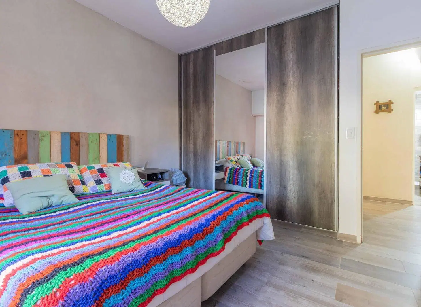 Venta Casa 5 Ambientes 2 Cocheras y Jardin en Jose León Suarez 2