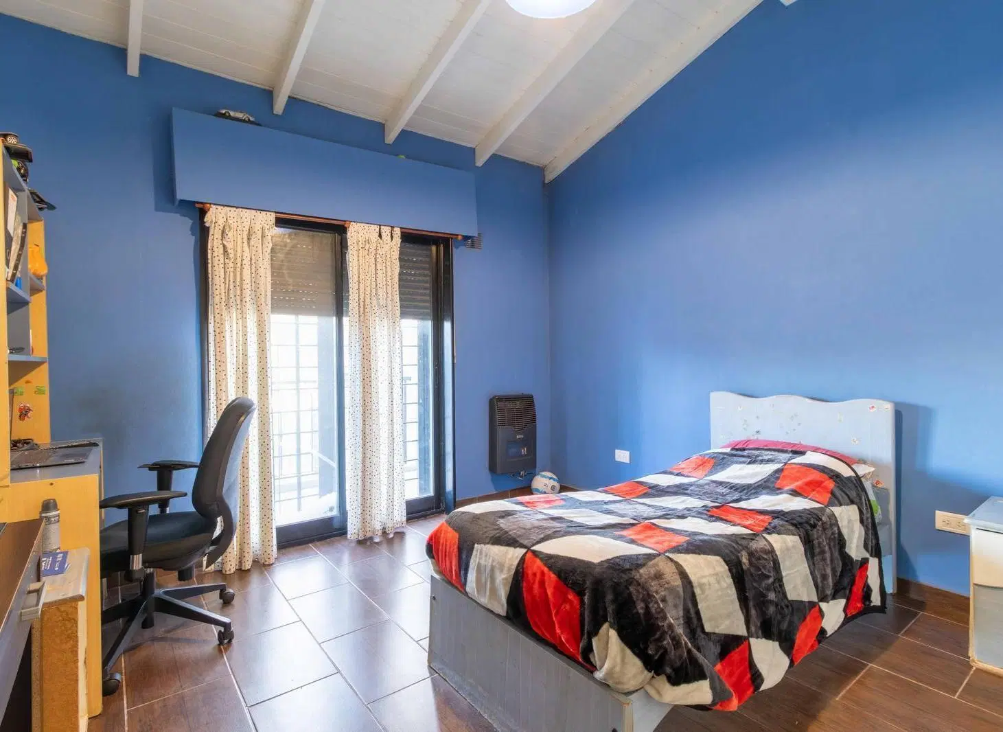 Venta Casa 5 Ambientes 2 Cocheras y Jardin en Jose León Suarez 5