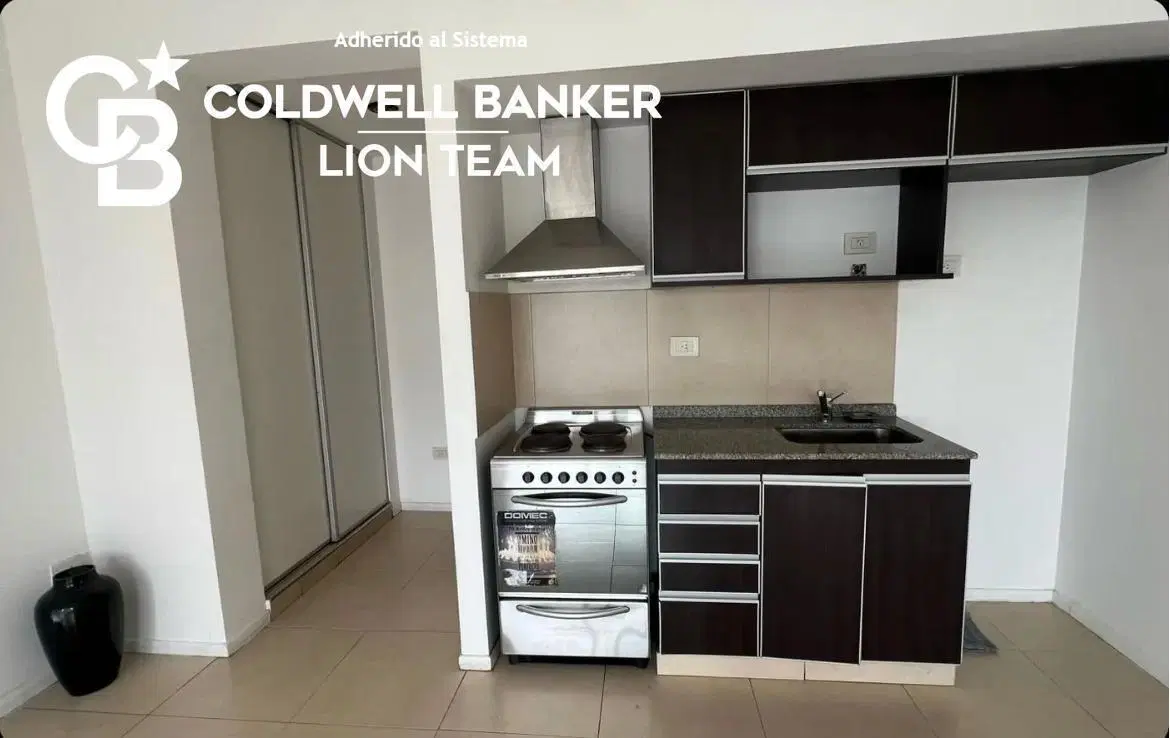 Venta Departamento al Frente con balcon en Villa del Parque 4