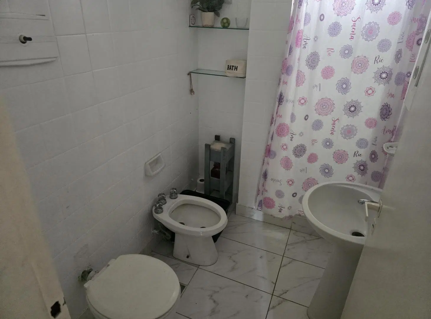 VENTA-CASA 6 AMBIENTES-PATIO-TERRAZA-SÁENZ PEÑA-3 DE FEBRERO 3