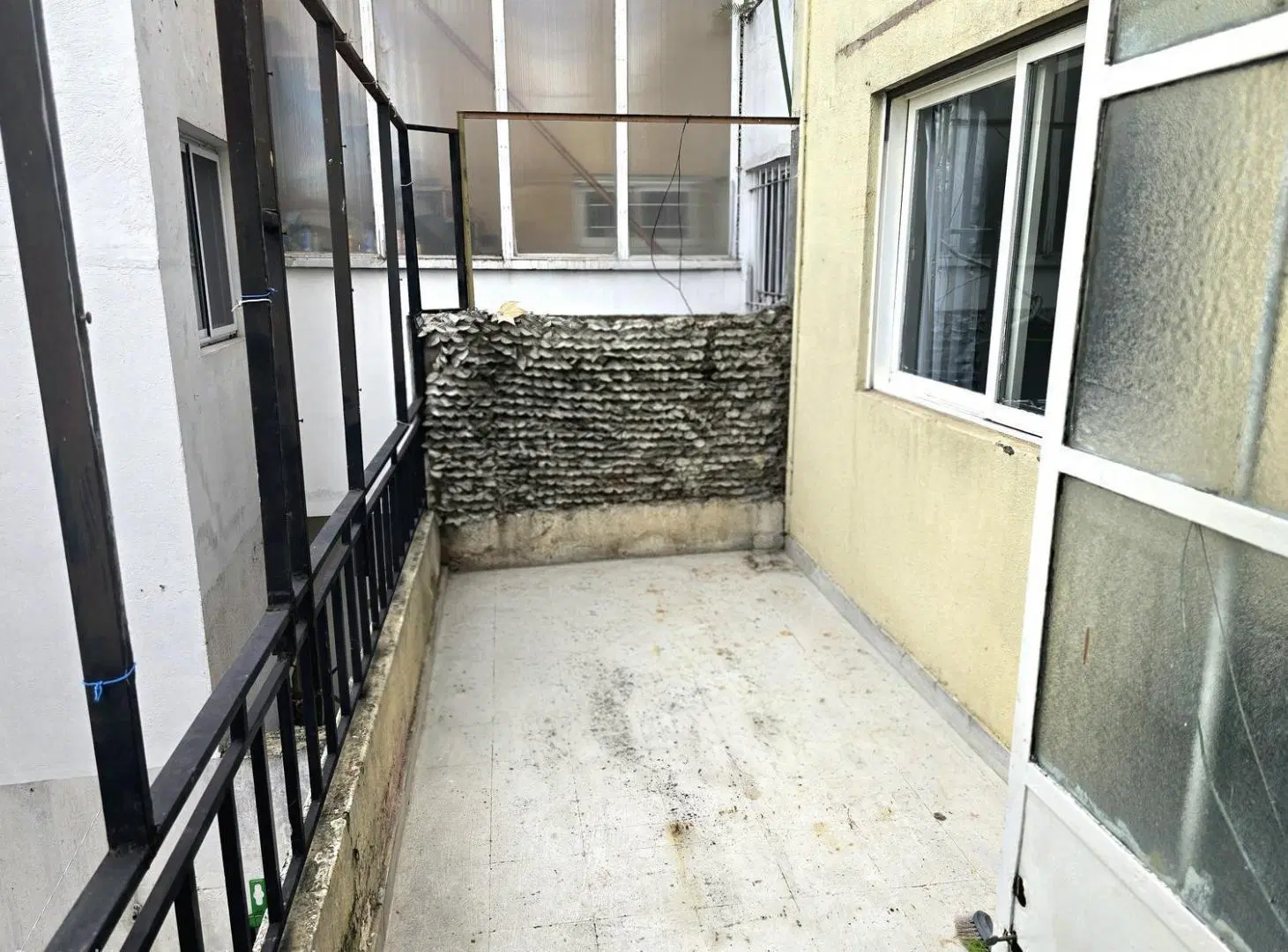 VENTA-CASA 6 AMBIENTES-PATIO-TERRAZA-SÁENZ PEÑA-3 DE FEBRERO 4