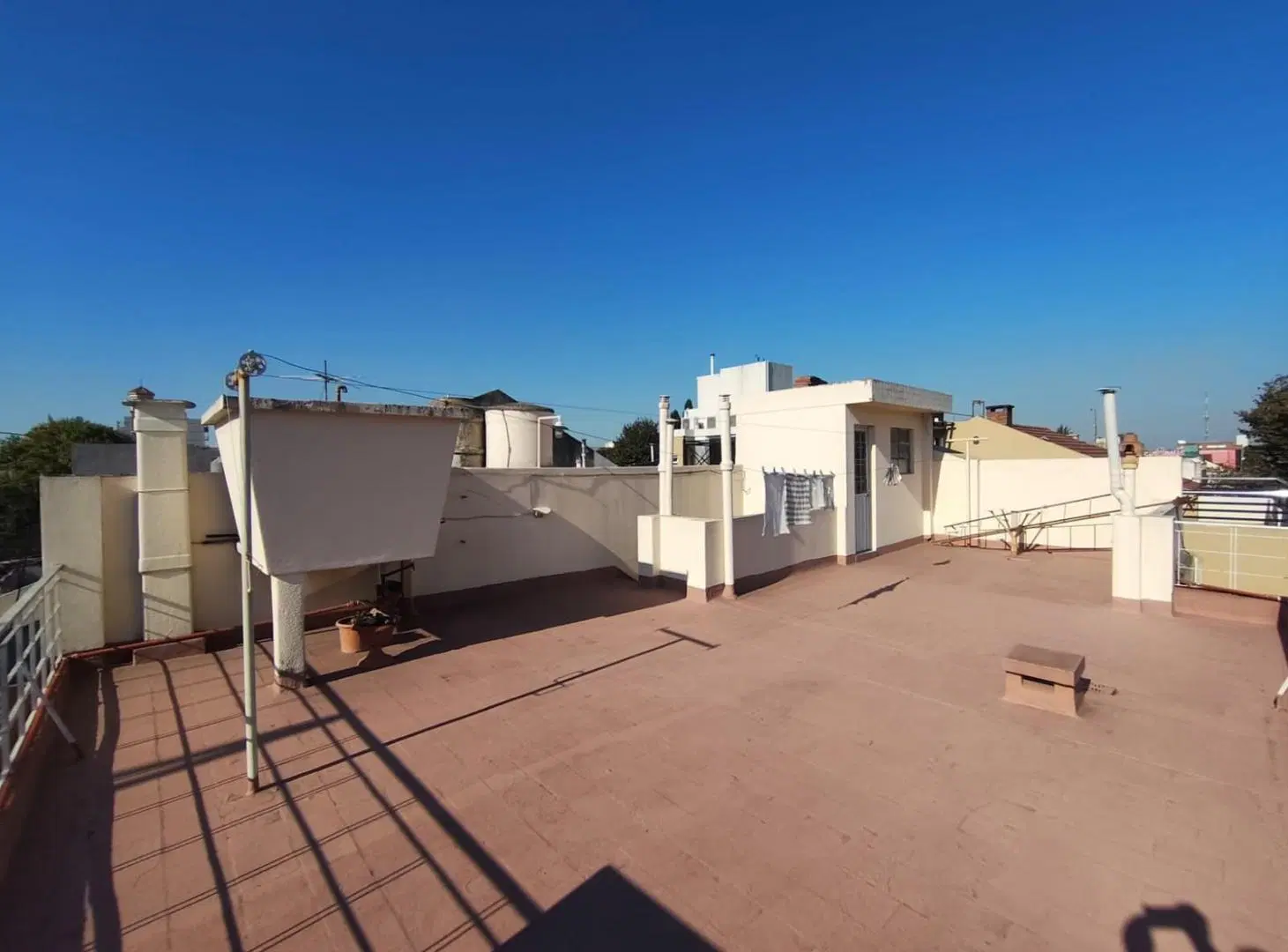 Venta - Casa - 4 Amb - Lote Propio - Terraza - Cochera - Apto Credito - Villa Riachuelo - Permuta 2