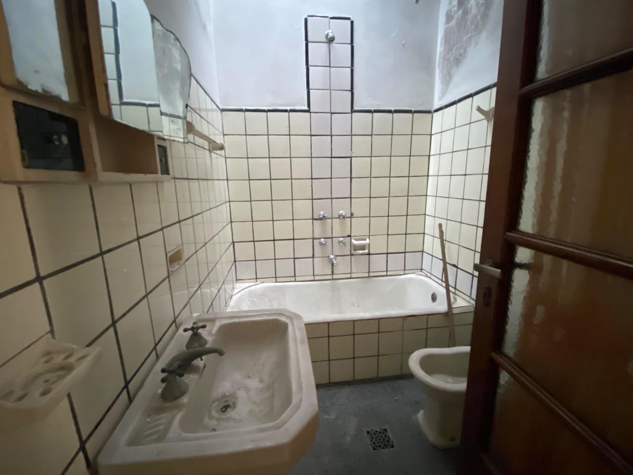 Foto de VENTA – PROPIEDAD MULTIFAMILIAR CON 2 PH EN MONTE CASTRO, imagen 4