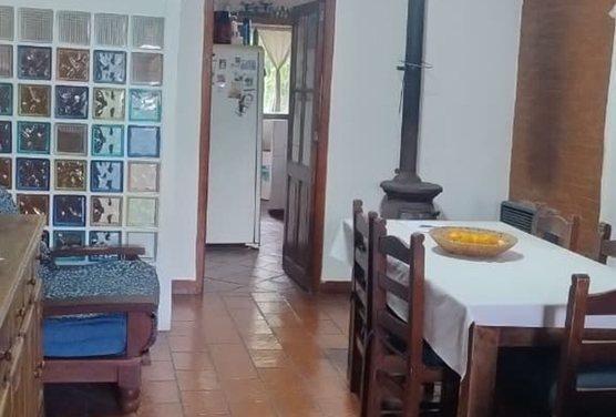 Foto de Venta Casa 4 amb. (Jardin, Parrilla, Cocheras) - Estación de Luis, imagen 1