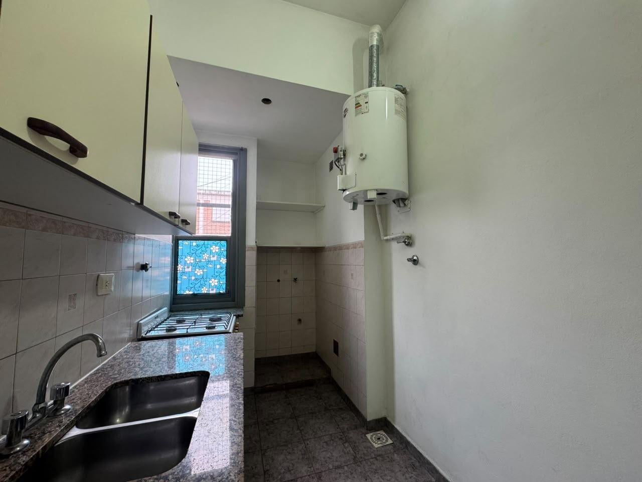 Foto de DEPARTAMENTO - DOS AMBIENTES - MORON, imagen 3