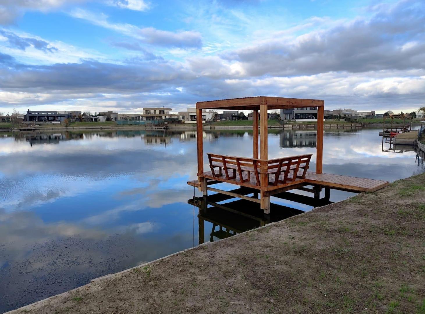 Foto de Venta casa en San Sebastian 4 amb Frente a la laguna Escobar Pilar Zona, imagen 2