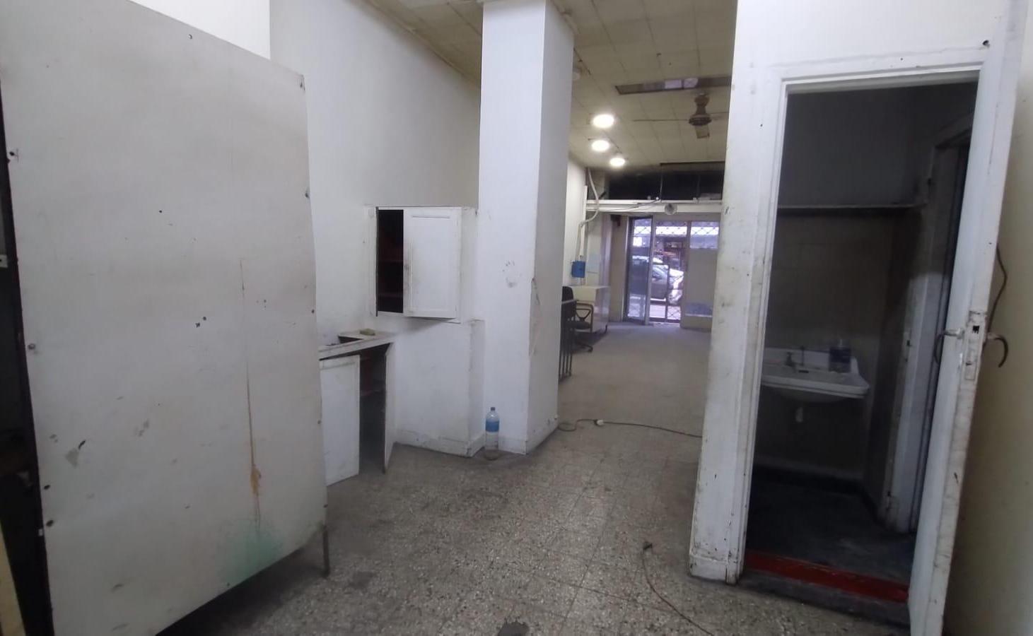 Foto de Local comercial sobre Av. Forest, imagen 1