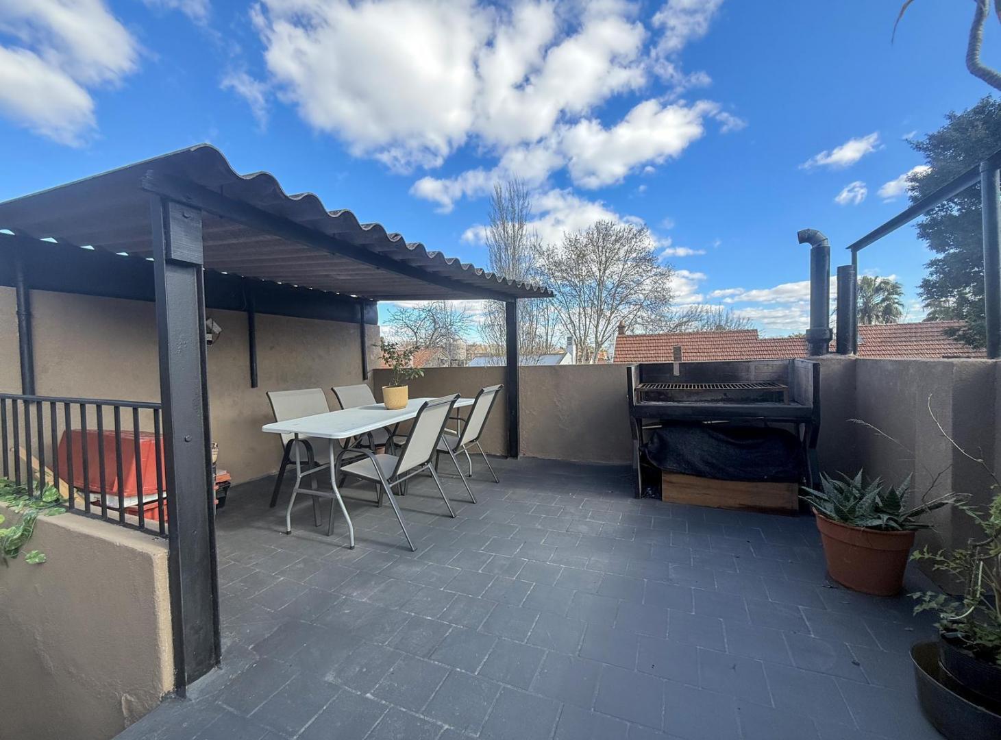 Foto de VENTA PH 4 AMBIENTES CON TERRAZA EN MARTINEZ - PERMUTA, imagen 1