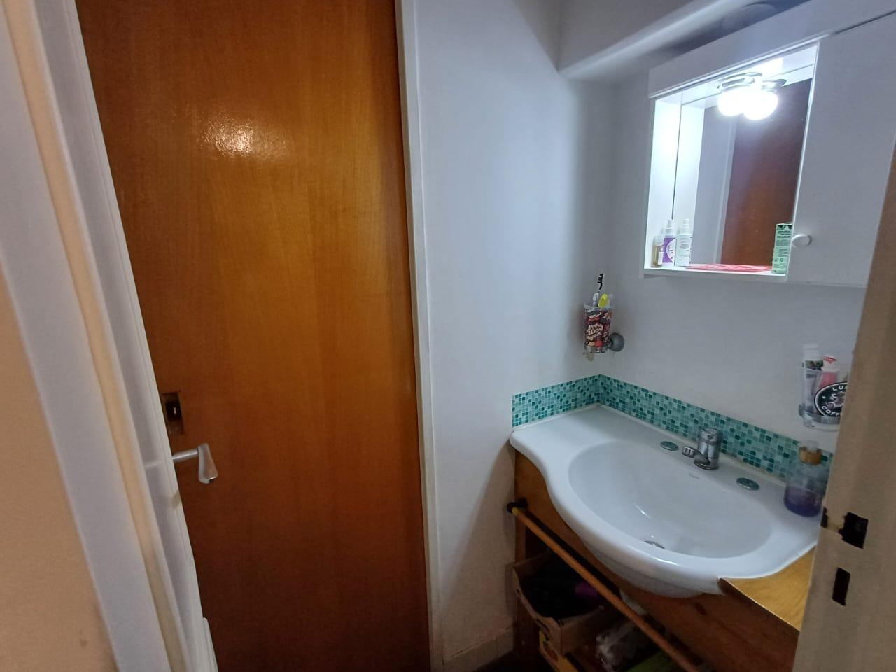 Foto de Venta Departamento excelente estado y ubicacion con patio, imagen 4