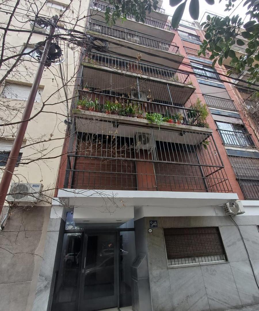 Foto de Venta Departamento excelente estado y ubicacion con patio, imagen 2