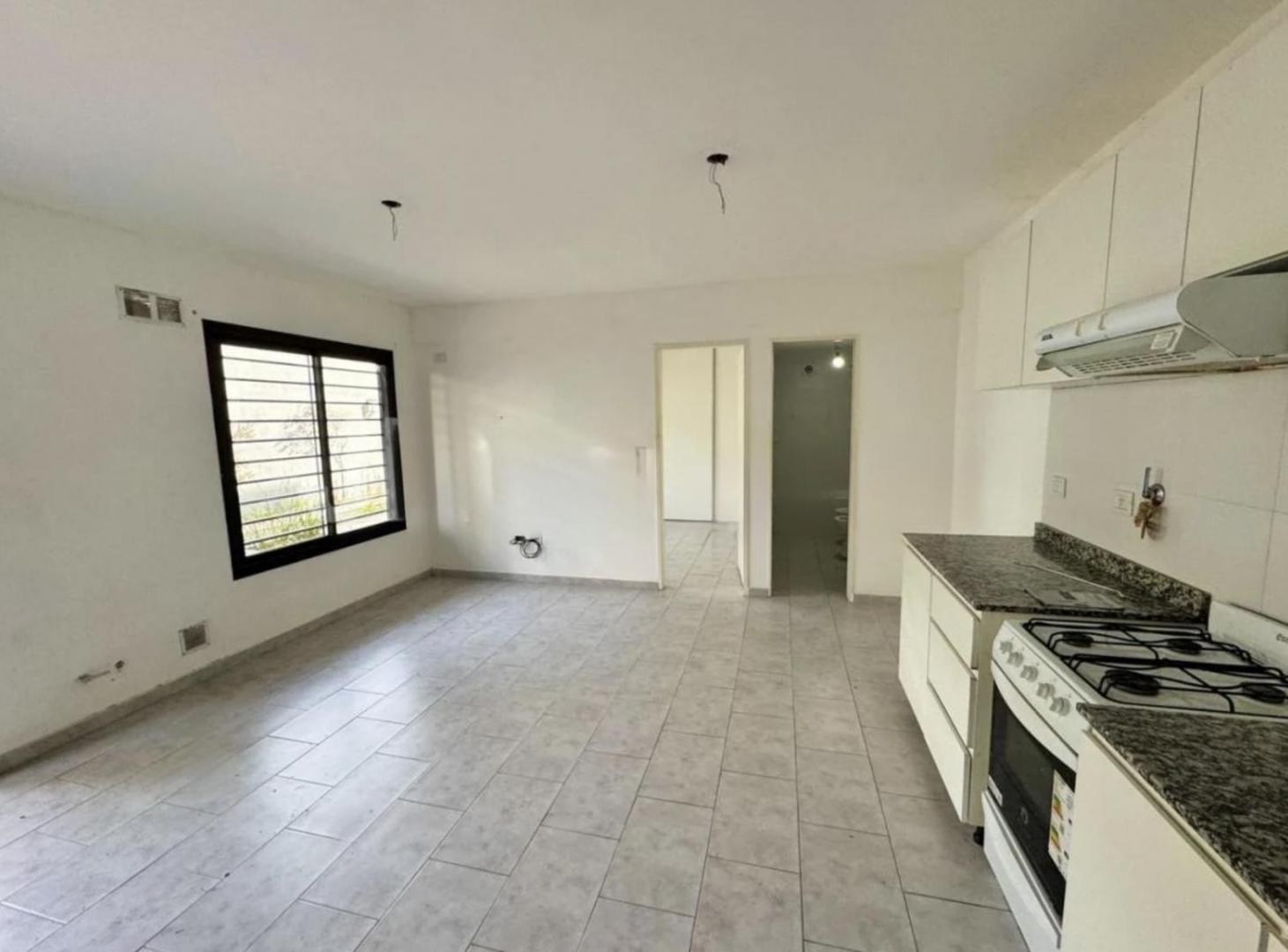 Foto de Venta Moderno dúplex de 2 ambientes en Morón – diseño contemporáneo y, imagen 3