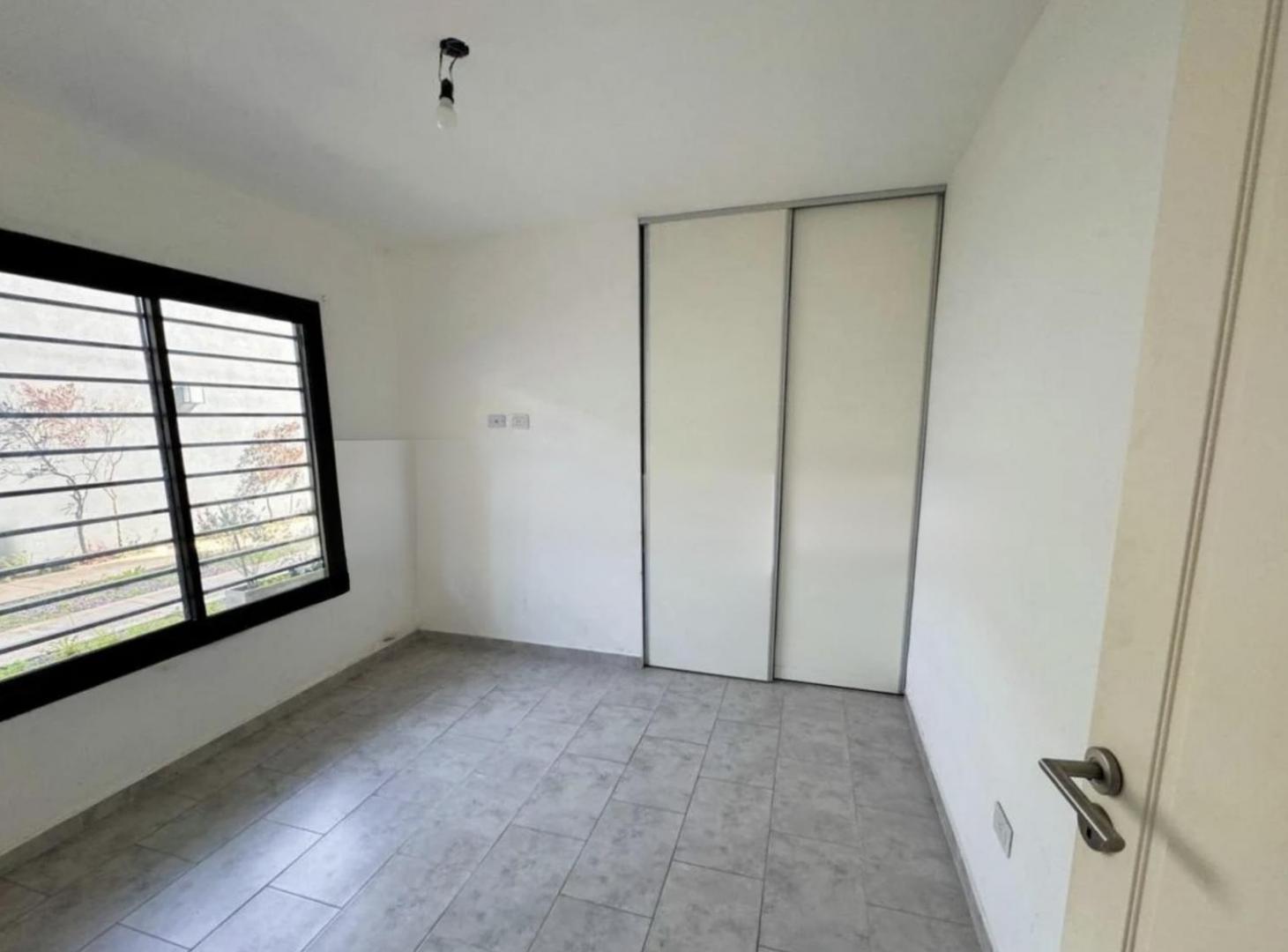 Foto de Venta Moderno dúplex de 2 ambientes en Morón – diseño contemporáneo y, imagen 5