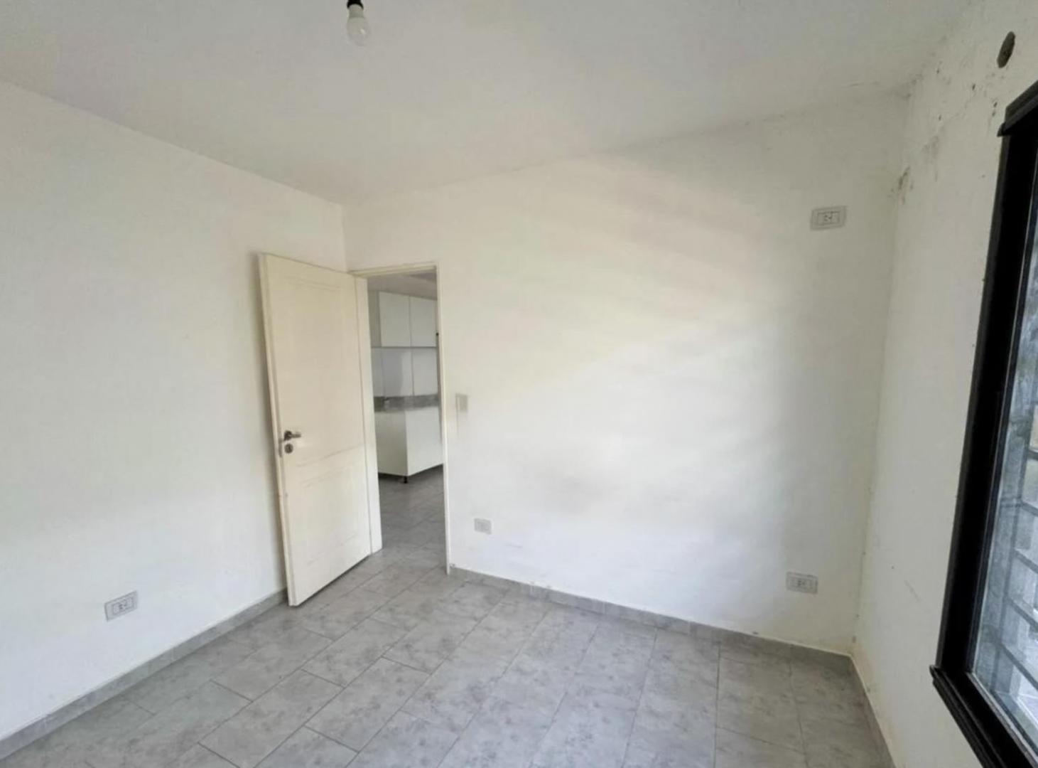 Foto de Venta Moderno dúplex de 2 ambientes en Morón – diseño contemporáneo y, imagen 4