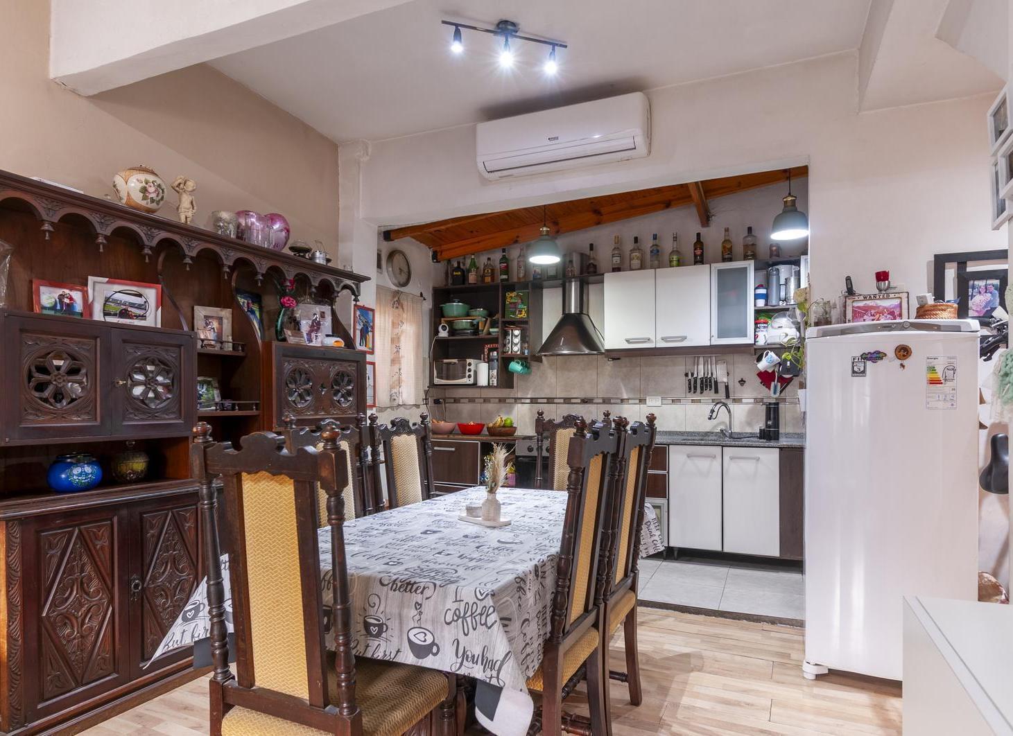 Foto de ¡EXCELENTE OPORTUNIDAD! PH DE 4 AMBIENTES CON TERRAZA, QUINCHO Y, imagen 3
