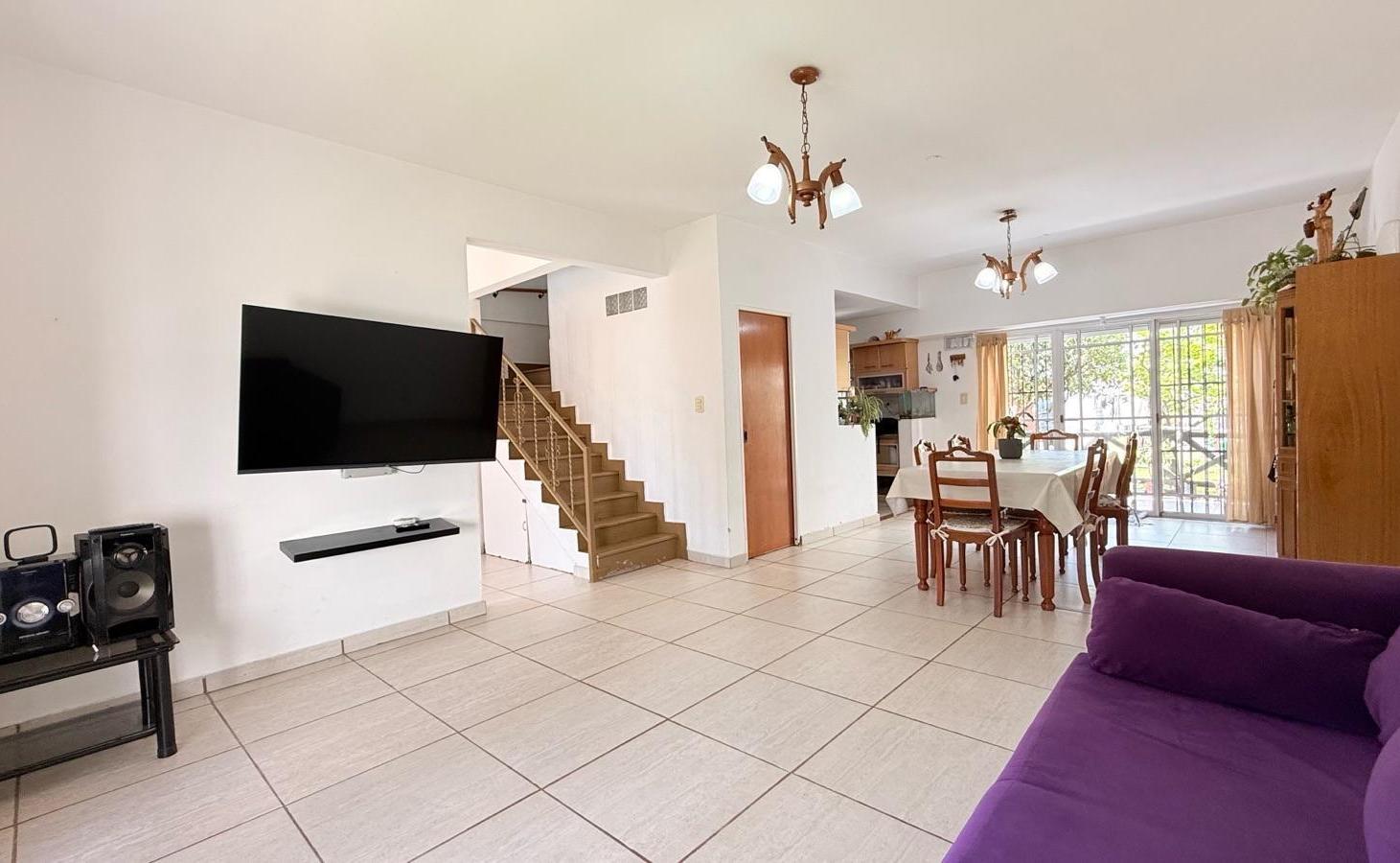 Foto de CASA VENTA 4 AMBIENTES EN VILLA LUZURIAGA -RAMOS MEJIA- CON COCHERA, imagen 2