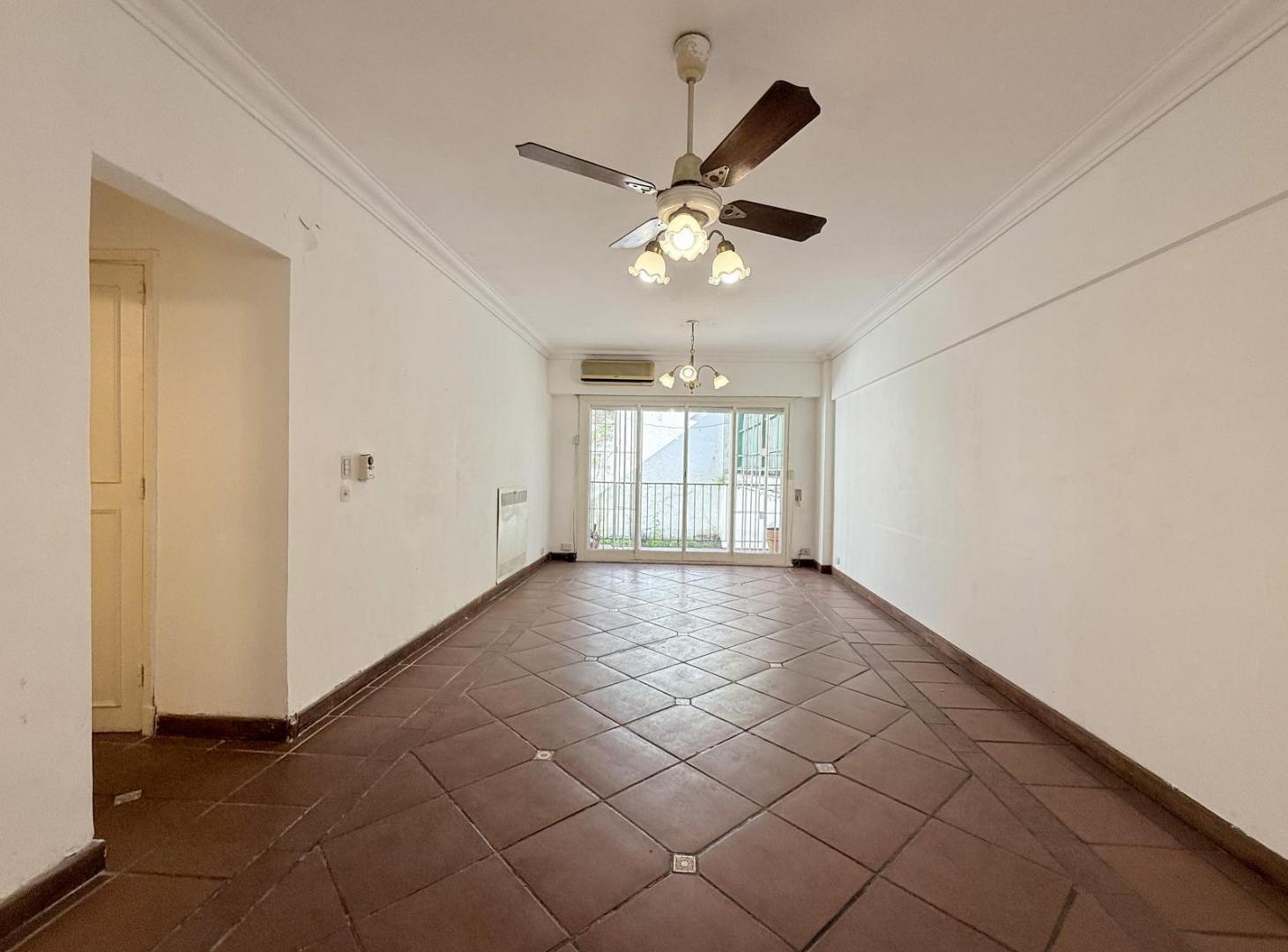 Foto de Venta de departamento 4 ambientes depenmdencia baulera Recoleta, imagen 1