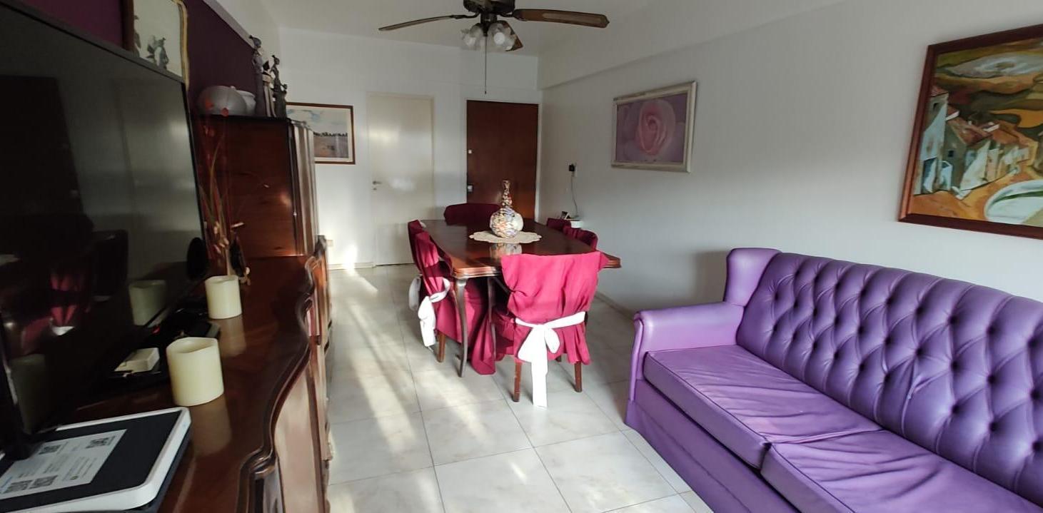 Foto de Departamento en venta 3 ambientes con balcón a la calle con cochera en, imagen 2