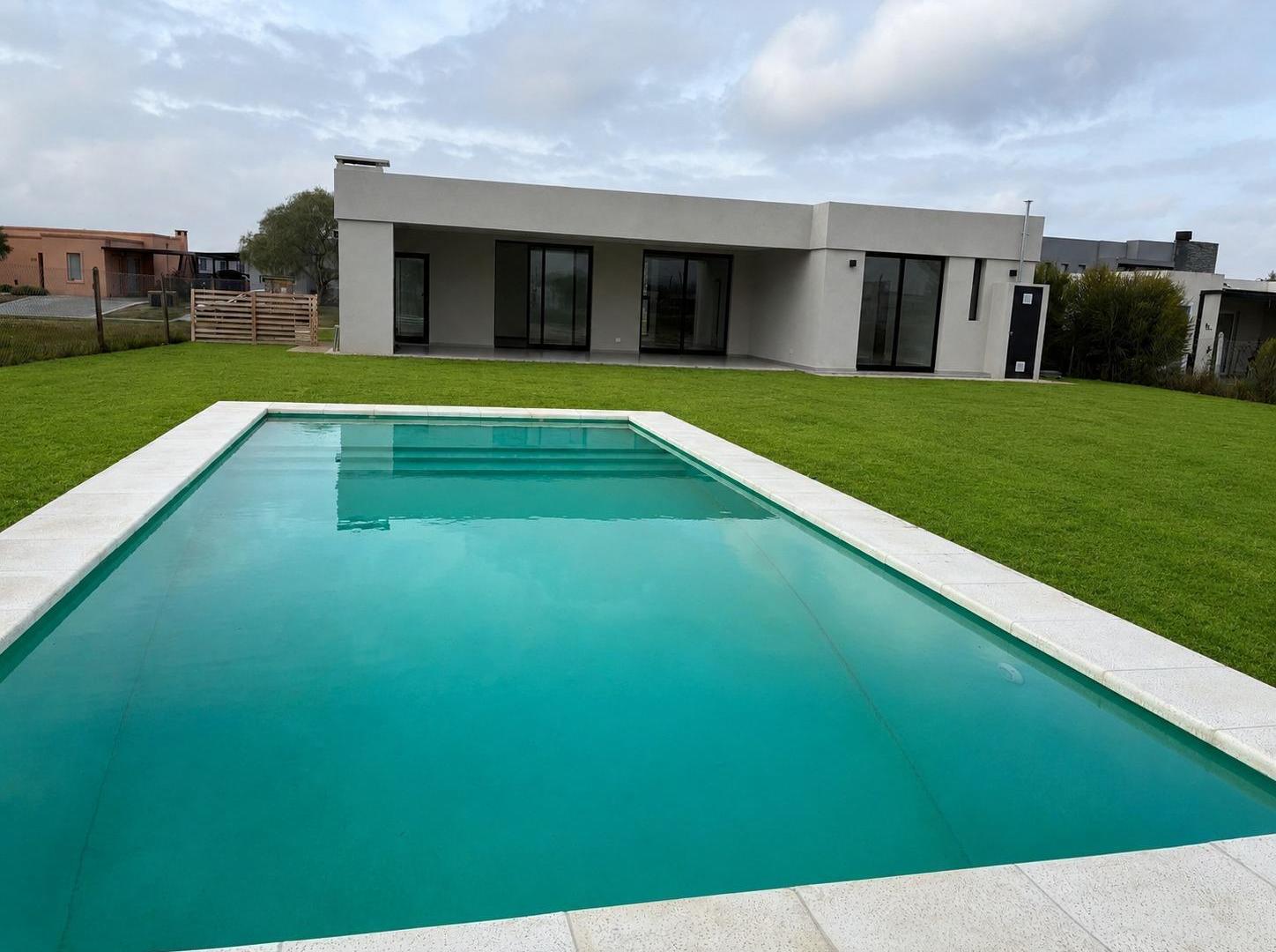 Foto de Venta casa 5 ambientes con pileta - San Sebastián - Área 6, imagen 3