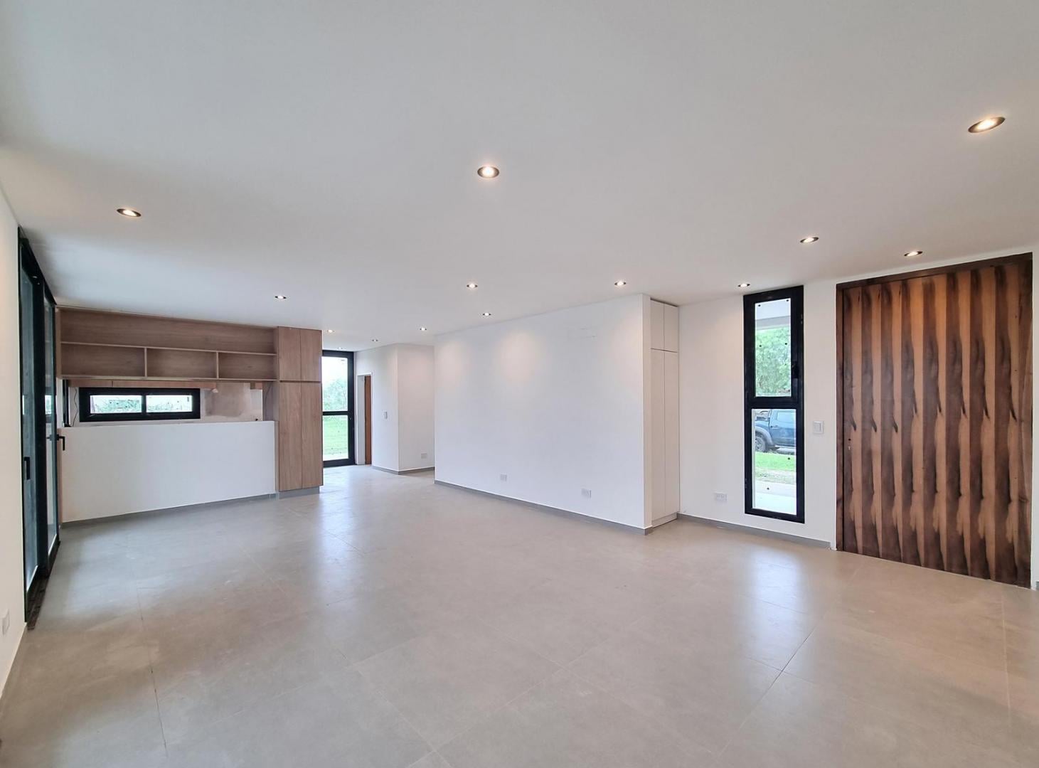 Foto de Venta casa 5 ambientes con pileta - San Sebastián - Área 6, imagen 1