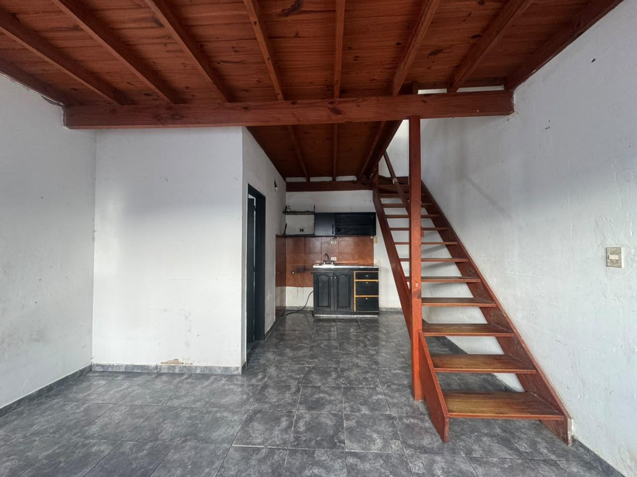 Foto de VENTA - TRES AMBIENTES - MORON, imagen 1
