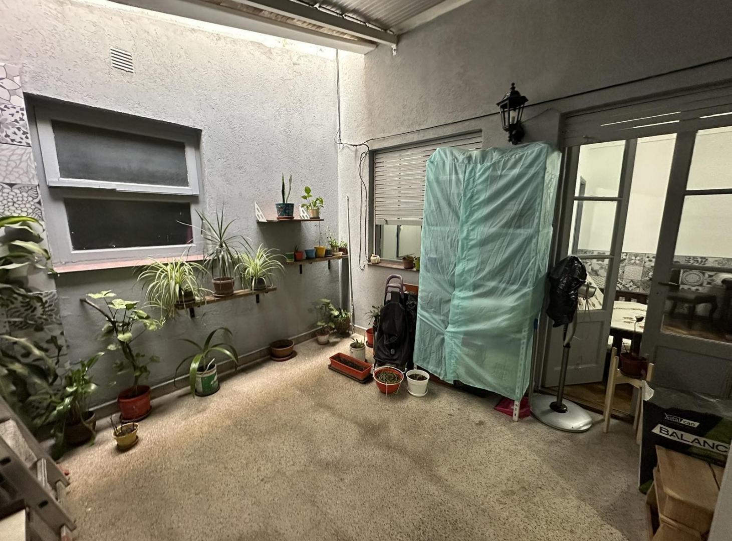Foto de Venta - Departamento 2 amb con patio en Floresta - Apto Credito, imagen 2