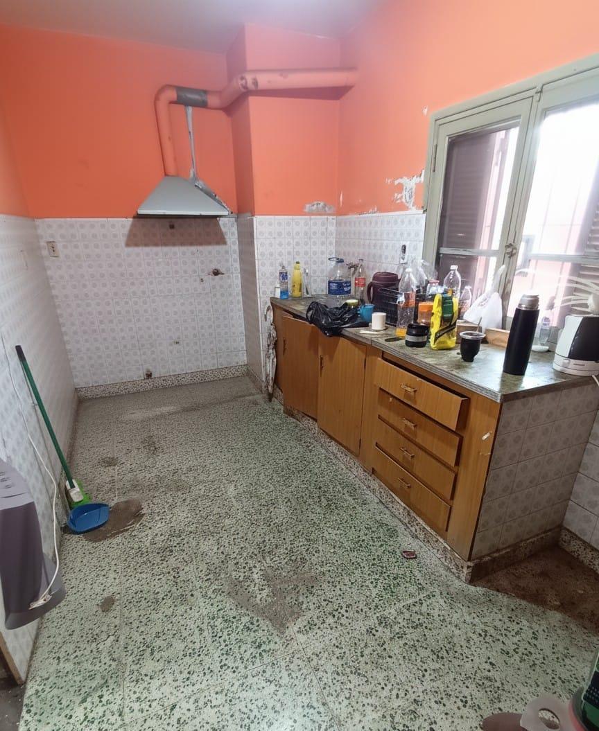 Foto de Oportunidad Multifamiliar en Esquina - Bº Pompeya (Acepta Permuta y, imagen 2