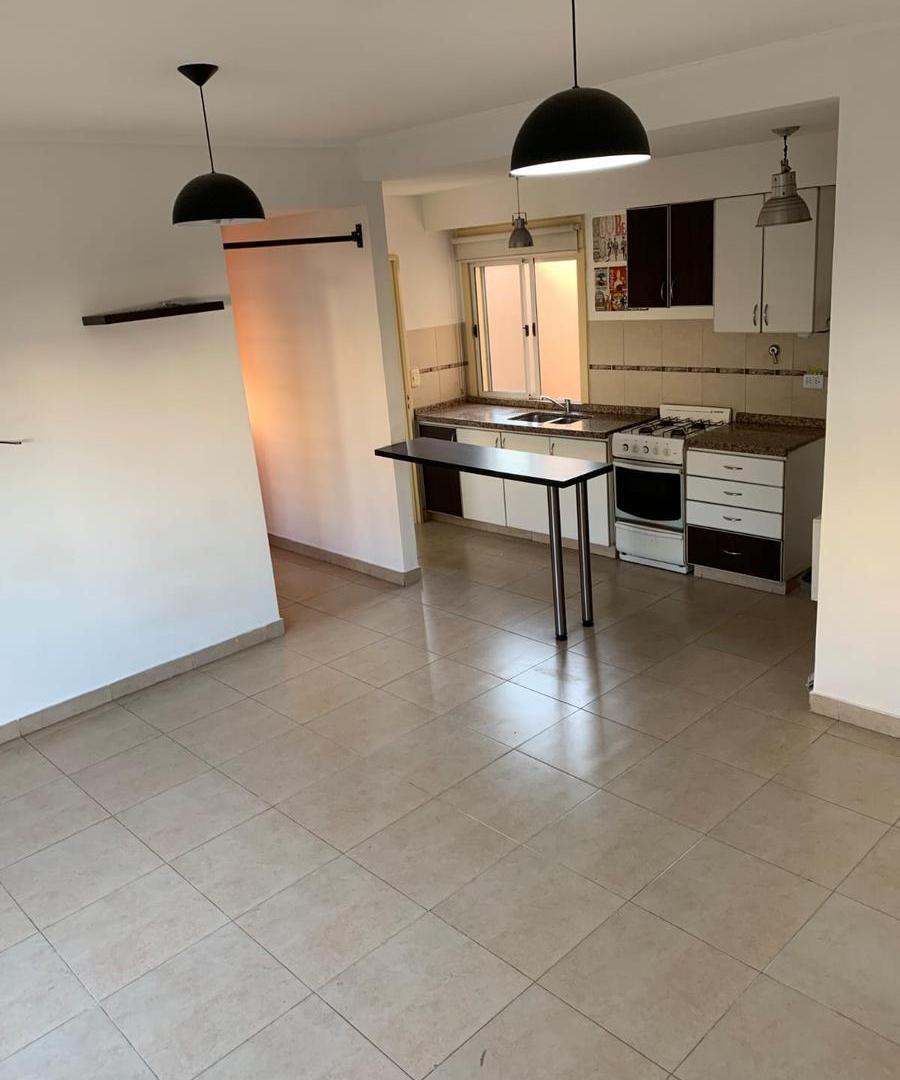 Foto de Venta - PH - 2 Ambientes - Balcon - Frente - Monte Castro - Apto Credito, imagen 2