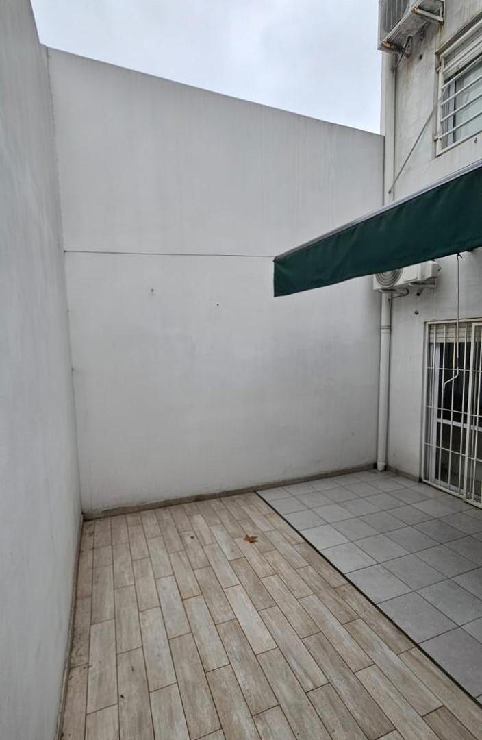 Foto de Venta - PH - 2 Ambientes - Patio - Luminoso - Monte Castro - Apto, imagen 5
