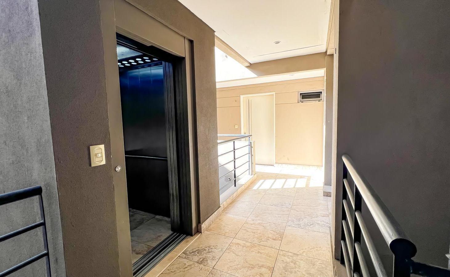 Foto de Departamento en Venta, monoambiente, balcon, pileta, cochera, Coghlan, imagen 4