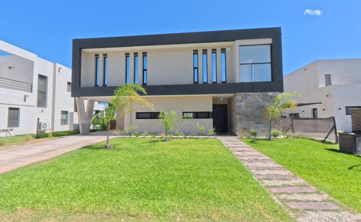 Foto de Venta casa c/ amarra - Barrio Náutico El Canal - Villanueva, imagen 2
