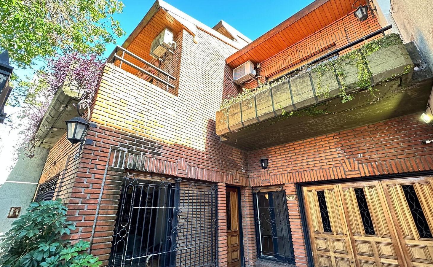 Foto de Venta/Casa/Lote Propio/Jardín/AptoCredito/5Amb/MonteCastro/Permuta, imagen 1