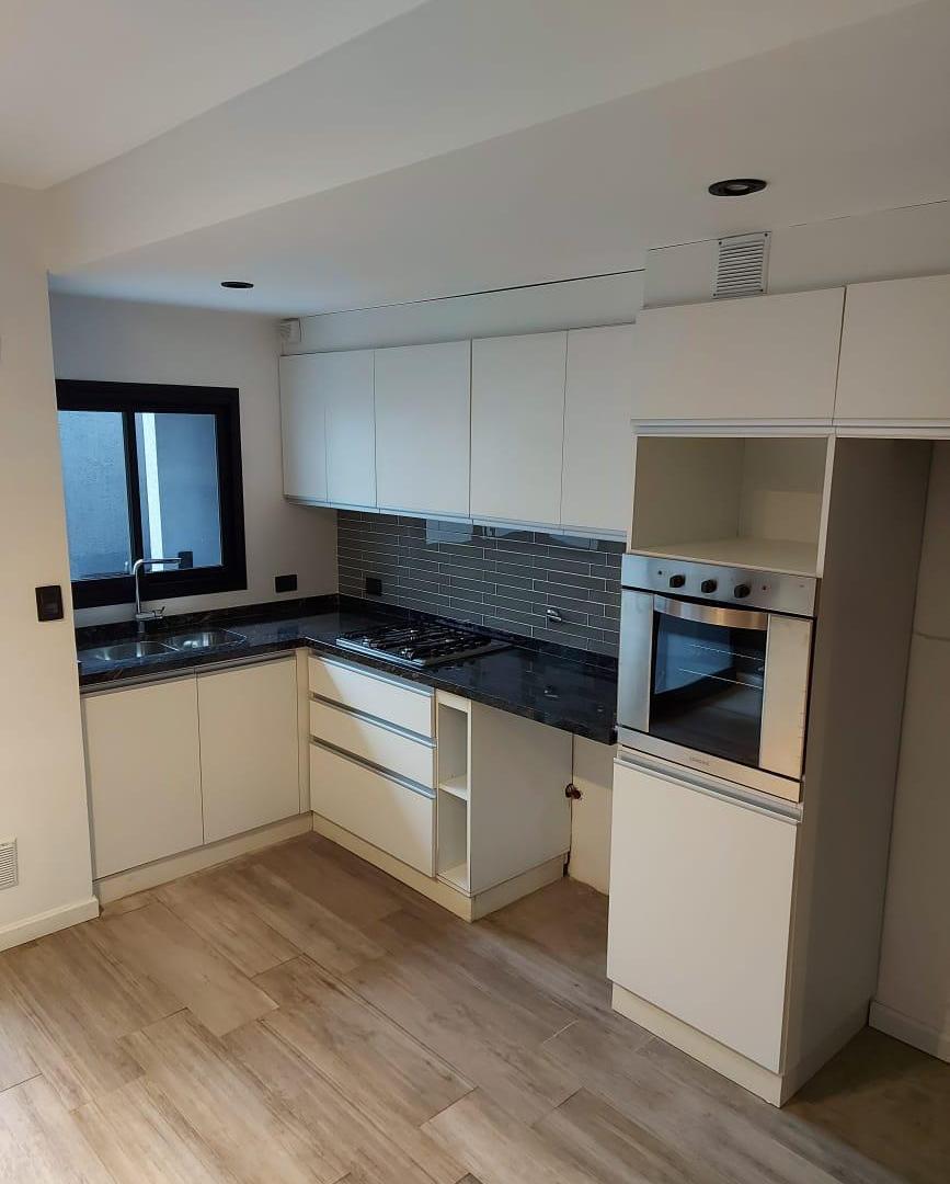 Foto de VENTA DE CASA 5 AMBIENTES EN OLIVOS PATIO PARRILLA, imagen 3