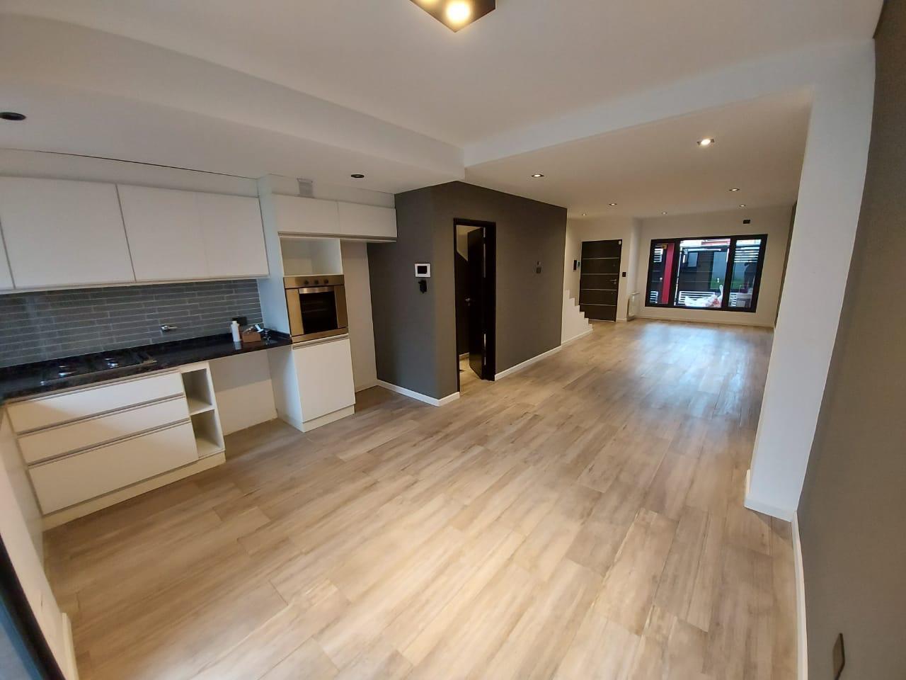Foto de VENTA DE CASA 5 AMBIENTES EN OLIVOS PATIO PARRILLA, imagen 2