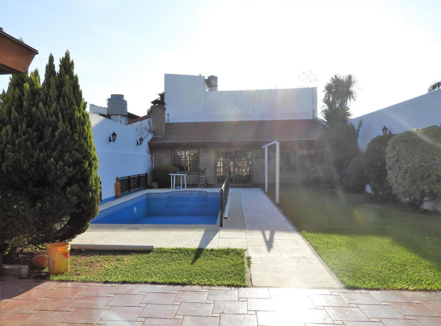 Foto de VENTA CASA 5 AMBIENTES EN VILLA SARMIENTO - MORON, imagen 1