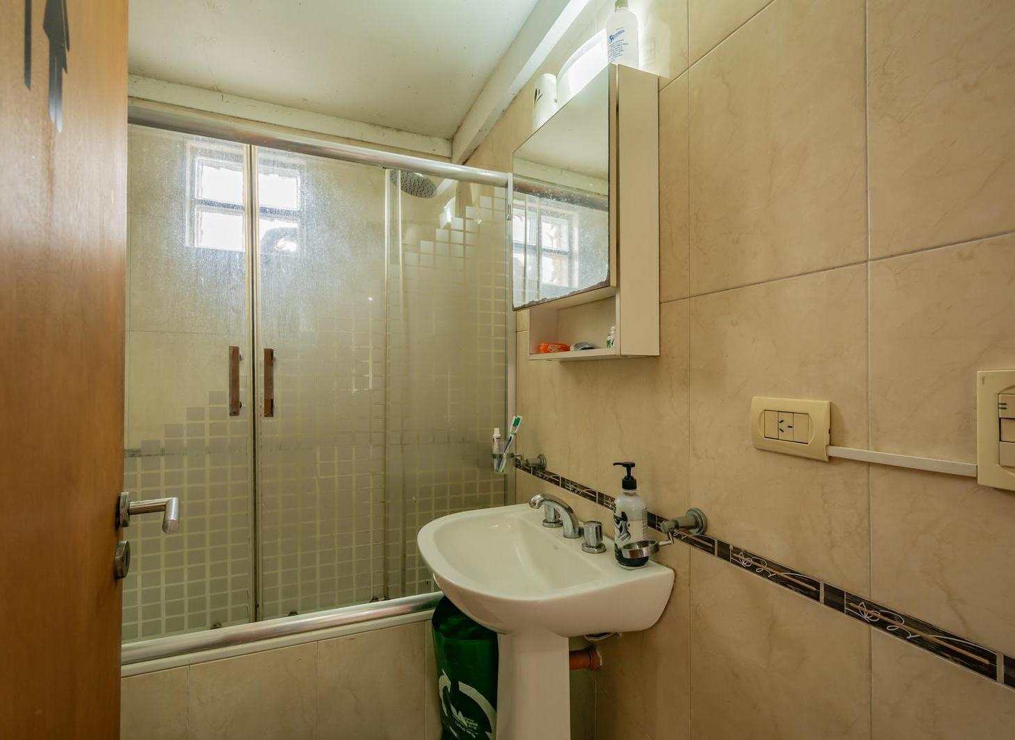 Foto de Venta - Departamento - 2 Ambientes - Cochera - Parque Avellaneda, imagen 4