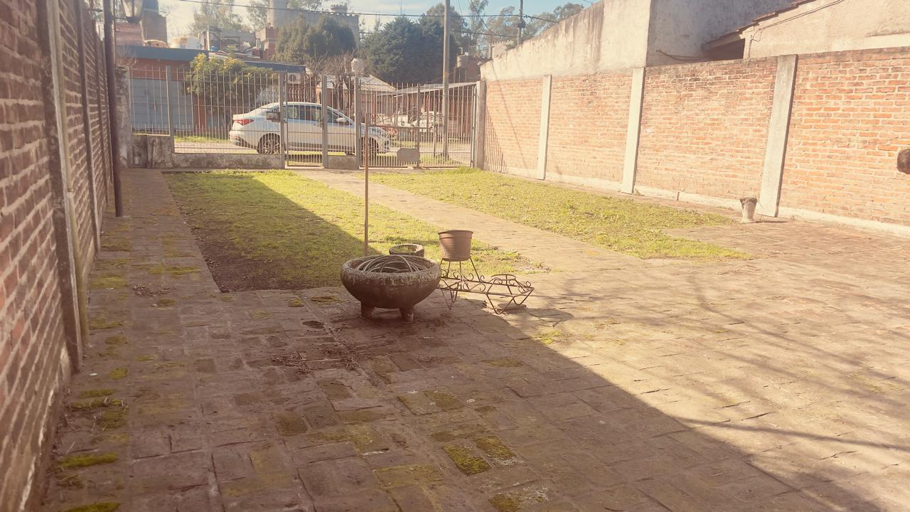 Foto de VENTA Casa con GRAN terreno en Longchamps, imagen 5