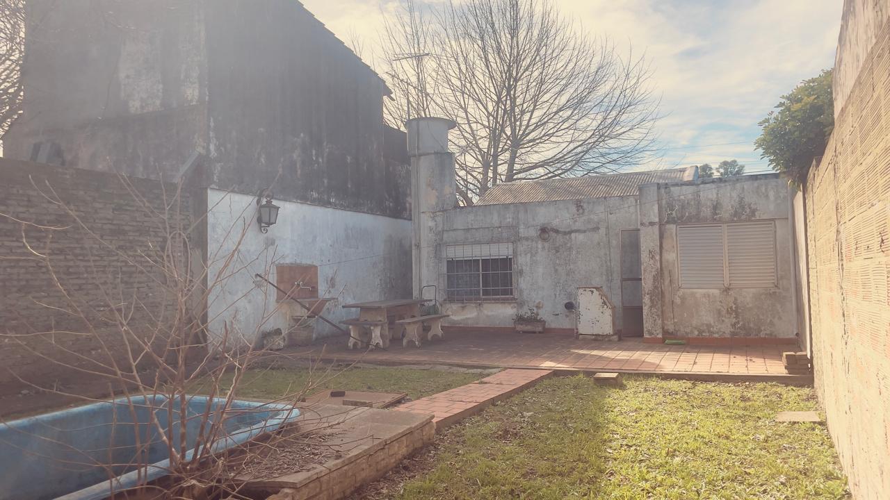 Foto de VENTA Casa con GRAN terreno en Longchamps, imagen 3