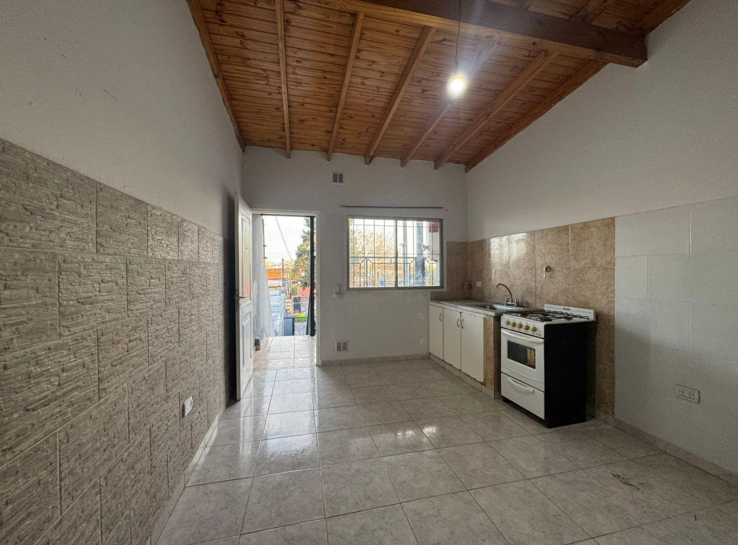 Foto de ALQUILER - DEPARTAMENTO - VILLA TESEI, imagen 2