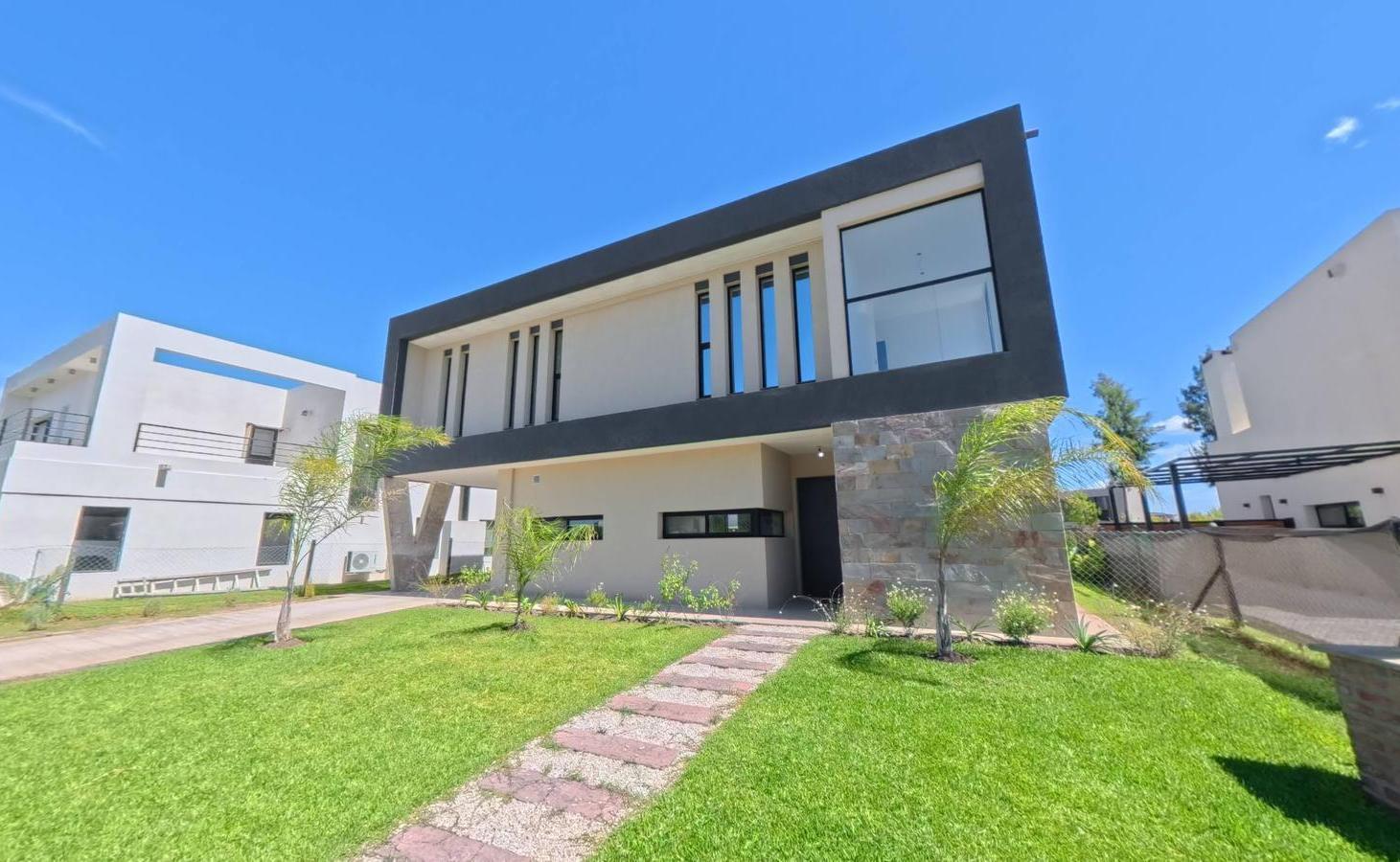 Foto de Venta casa c/ amarra - Barrio Náutico El Canal - Villanueva, imagen 3