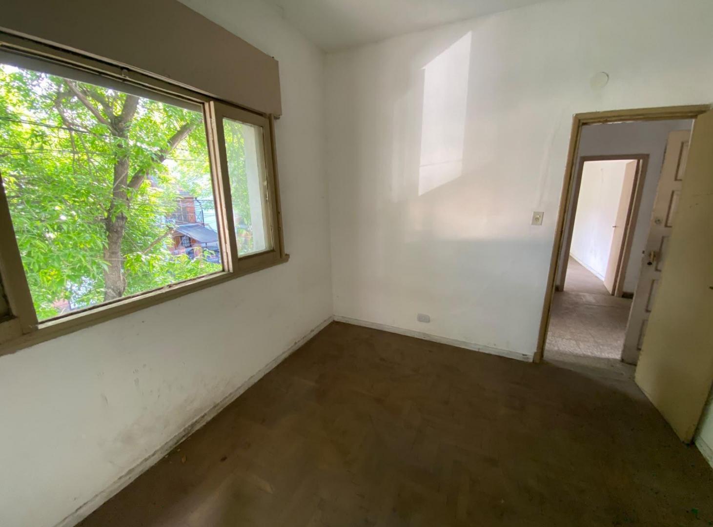 Foto de Venta Esquina con 5 unidades armadas tipo PH y terraza, a refaccionar, imagen 4
