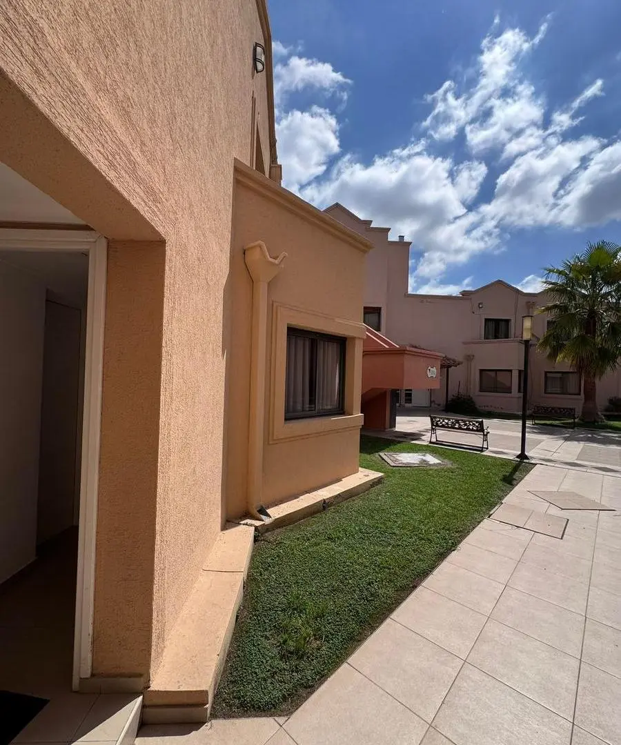 Duplex con patio en complejo privado 3