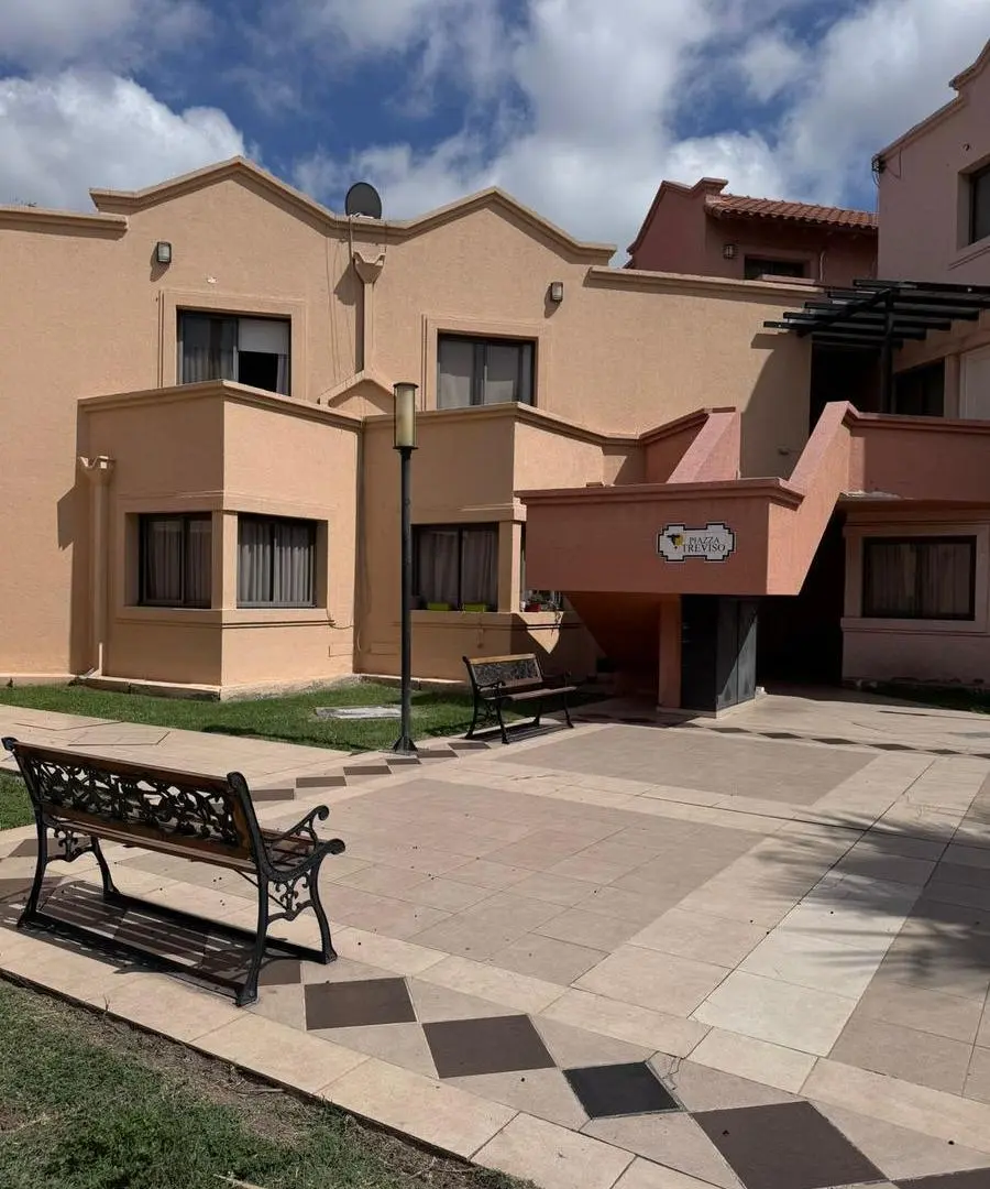 Duplex con patio en complejo privado 4