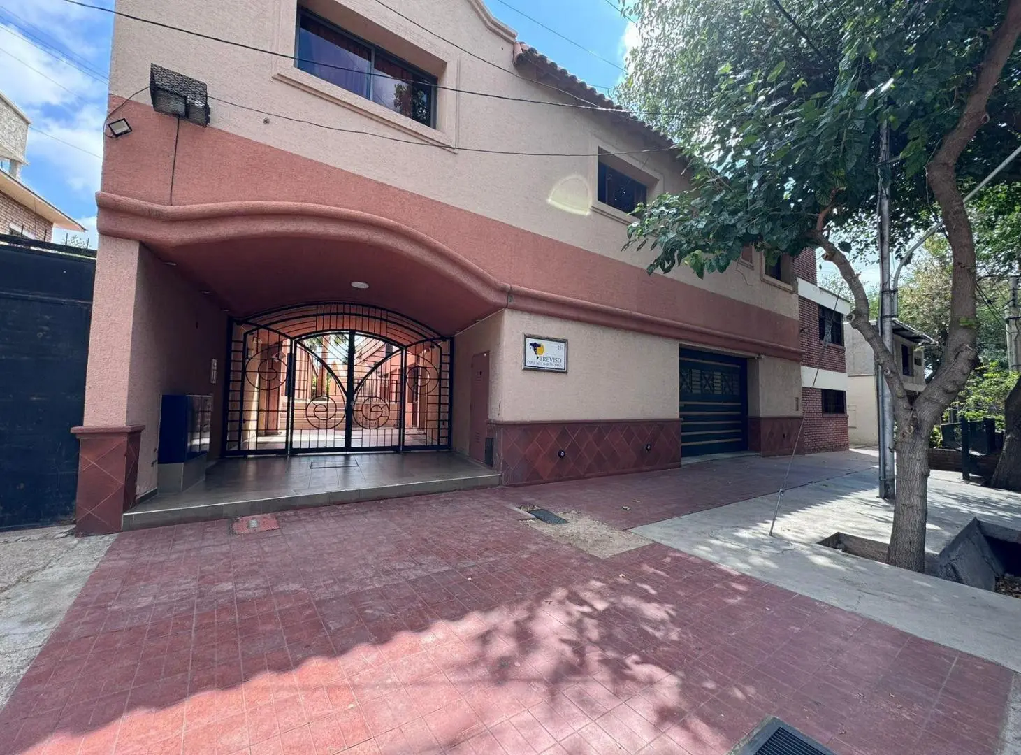 Duplex con patio en complejo privado 1