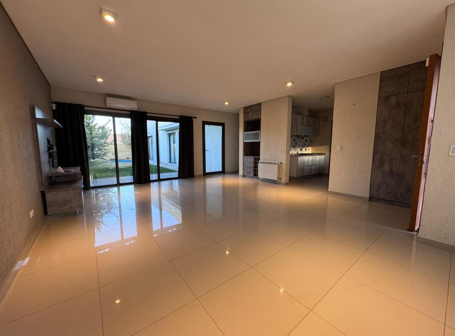 Foto de Alquiler Casa en Rincon de Drummond, imagen 5