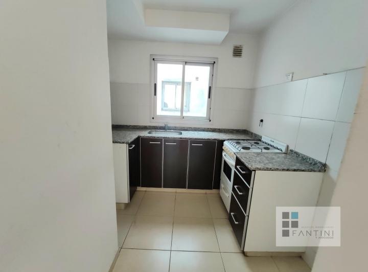 Alquiler General Paz. 2 dorm. 2 baños. Lima 823. Balcón 10° 5