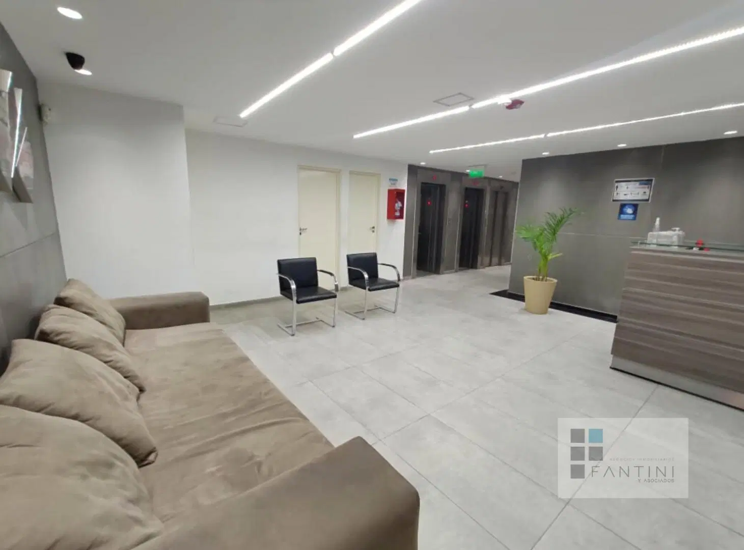 Alquiler Oficina Centro. Planta libre. Moderna. Luminosa. Externa. 40mts. Guardia. Rioja 441 4