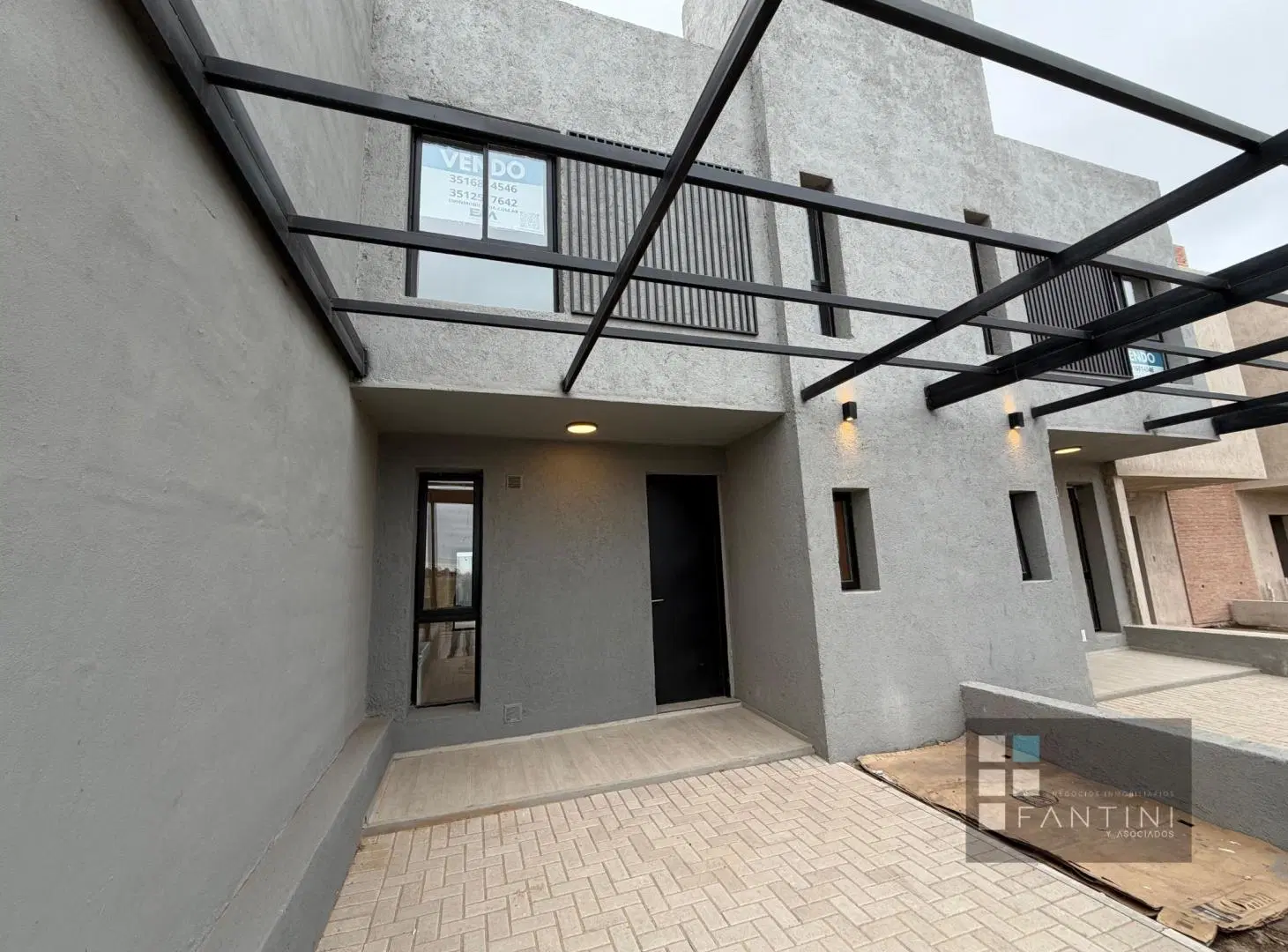 DUPLEX EN VENTA EN CUESTA DE MANATIALES 1